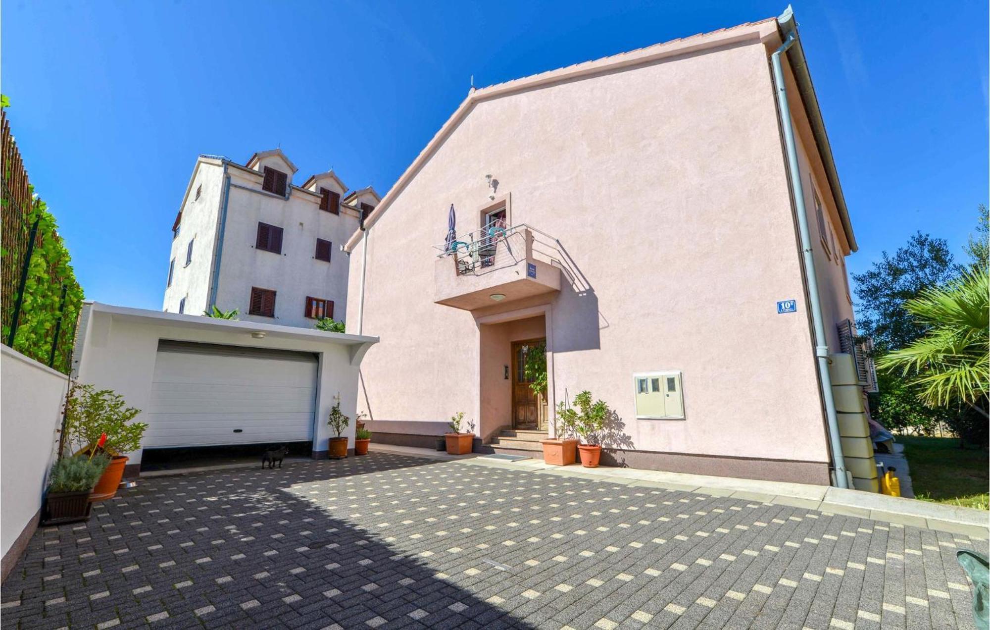 1 Bedroom Nice Apartment In Zadar Exterior photo