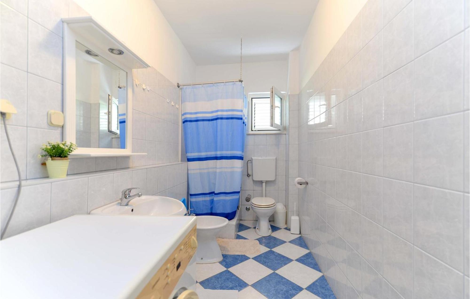 1 Bedroom Nice Apartment In Zadar Exterior photo