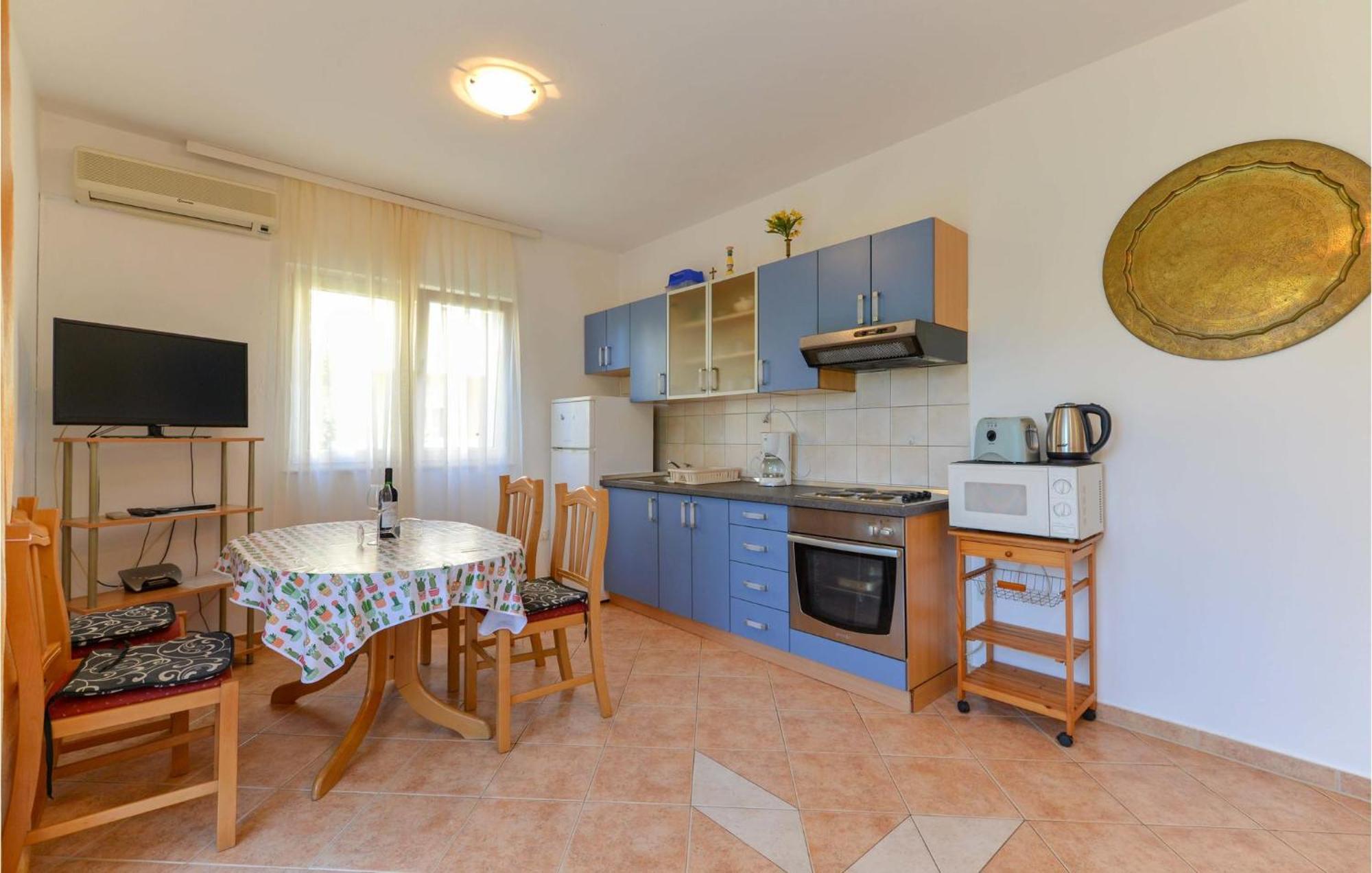 1 Bedroom Nice Apartment In Zadar Exterior photo